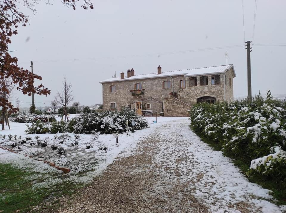 Masseria Fontana Dei Fieri Pietrelcina Εξωτερικό φωτογραφία
